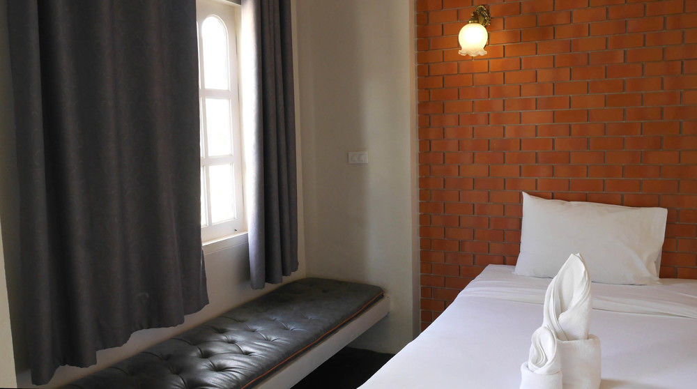 Wangpla Villa Resort Nakhon Sawan Extérieur photo