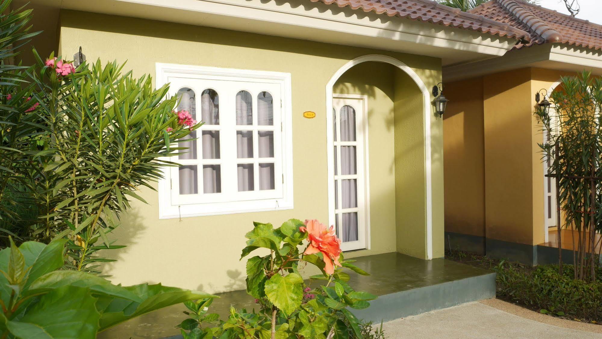 Wangpla Villa Resort Nakhon Sawan Extérieur photo