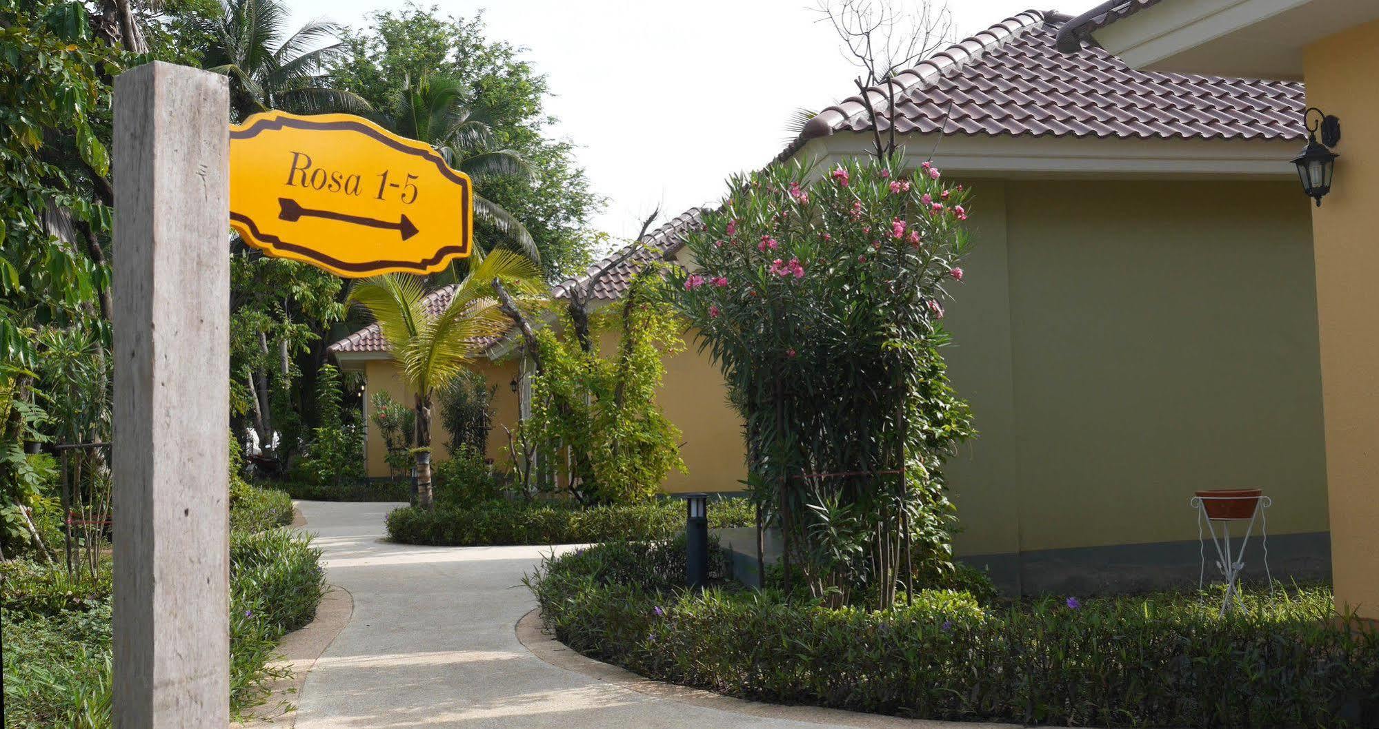 Wangpla Villa Resort Nakhon Sawan Extérieur photo