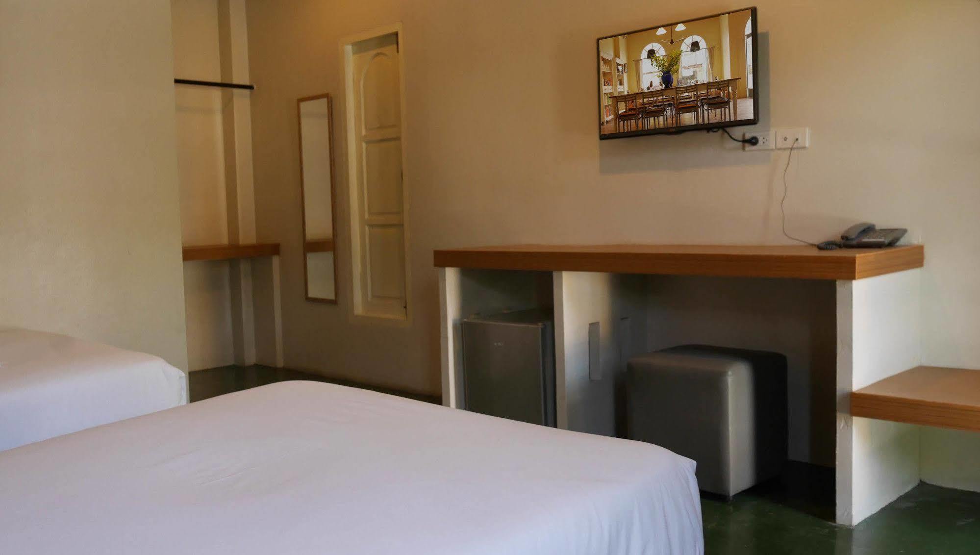 Wangpla Villa Resort Nakhon Sawan Extérieur photo