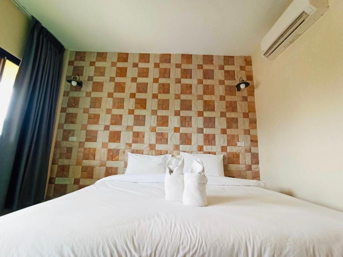 Wangpla Villa Resort Nakhon Sawan Extérieur photo
